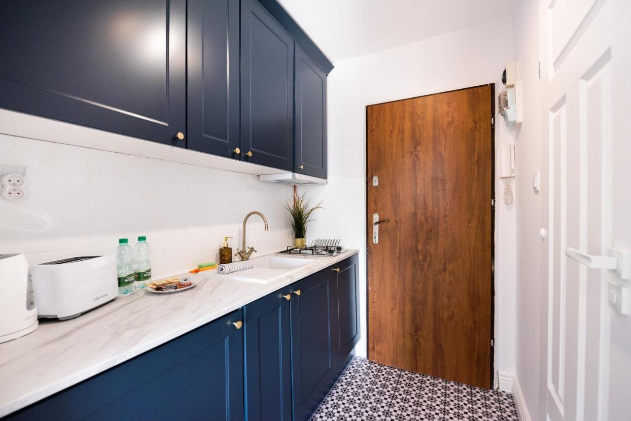 Metro Dworzec Gdanski Elegant Studio Apartamento Varsóvia Exterior foto