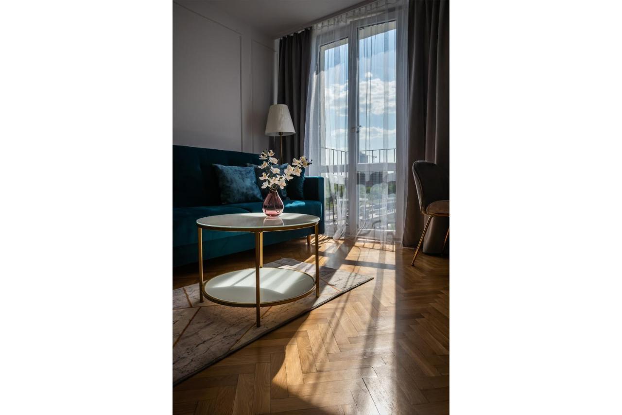 Metro Dworzec Gdanski Elegant Studio Apartamento Varsóvia Exterior foto